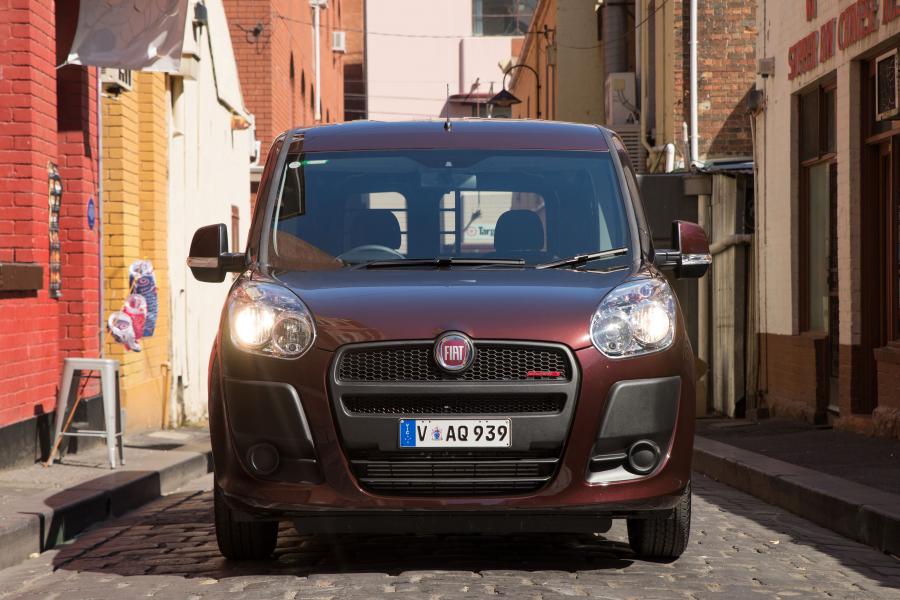  Fiat Doblo Cargo Maxi 2014 года  (AU) (фото 2 из 8)